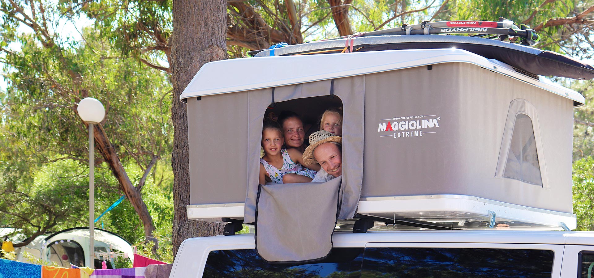 Camping san damiano emplacement famille tente toit van